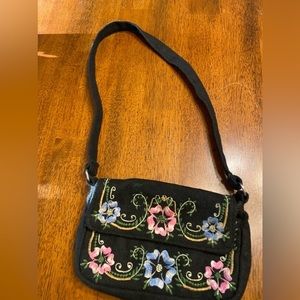 Wool 100% purse with‎ flower embroidery and patchwork